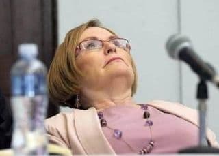 Helen Zille says she just showers 'twice a week' after water usage reports
