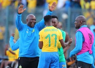 Pitso Mosimane (l) celebrates with goalscorer Phakamani Mahlambi during the 2018/19 CAF Champions League football match between Sundowns and Al Ahly at Lucas Moripe Stadium, Pretoria on 06 April 2019 ©Gavin Barker/BackpagePix