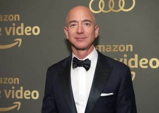 Bidder pays for space trip with Amazon boss Jeff Bezos