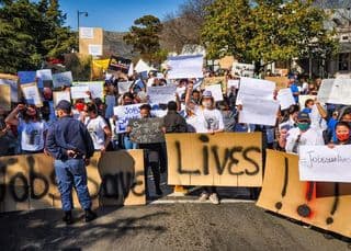 #JobsSaveLives restaurant protest in Franschhoek