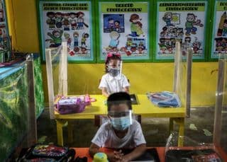 Philippines bans child marriag