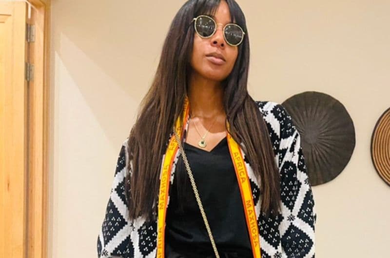 Kelly Rowland is seen wearing a proudly South African Maxhosa robe whilst in the country.