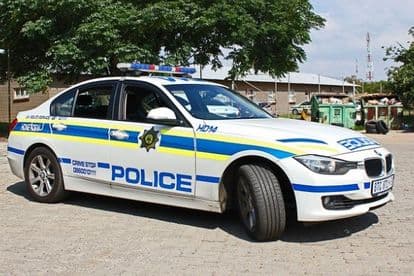 Watch SAPS officer catches escaping driver video